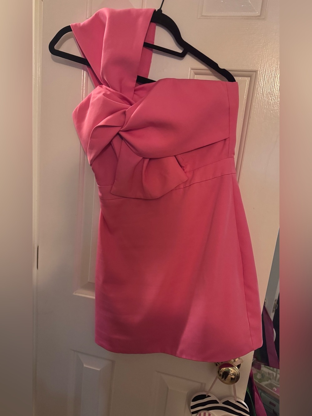 Do+Be Women’s One-Shoulder Mini Dress with Bow Detail Pink Small
